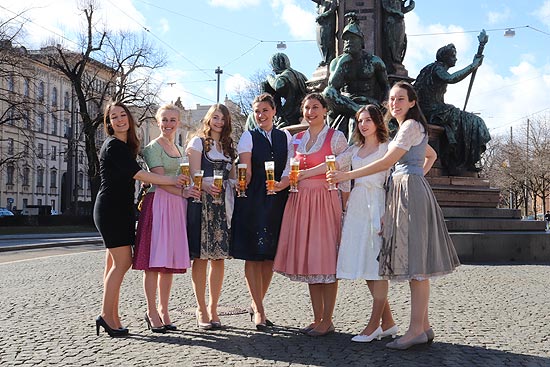 Die Finalistinnen des Castings zur Bayerischen Bierkönigin 2019 (©Foto: Martin Schmitz)